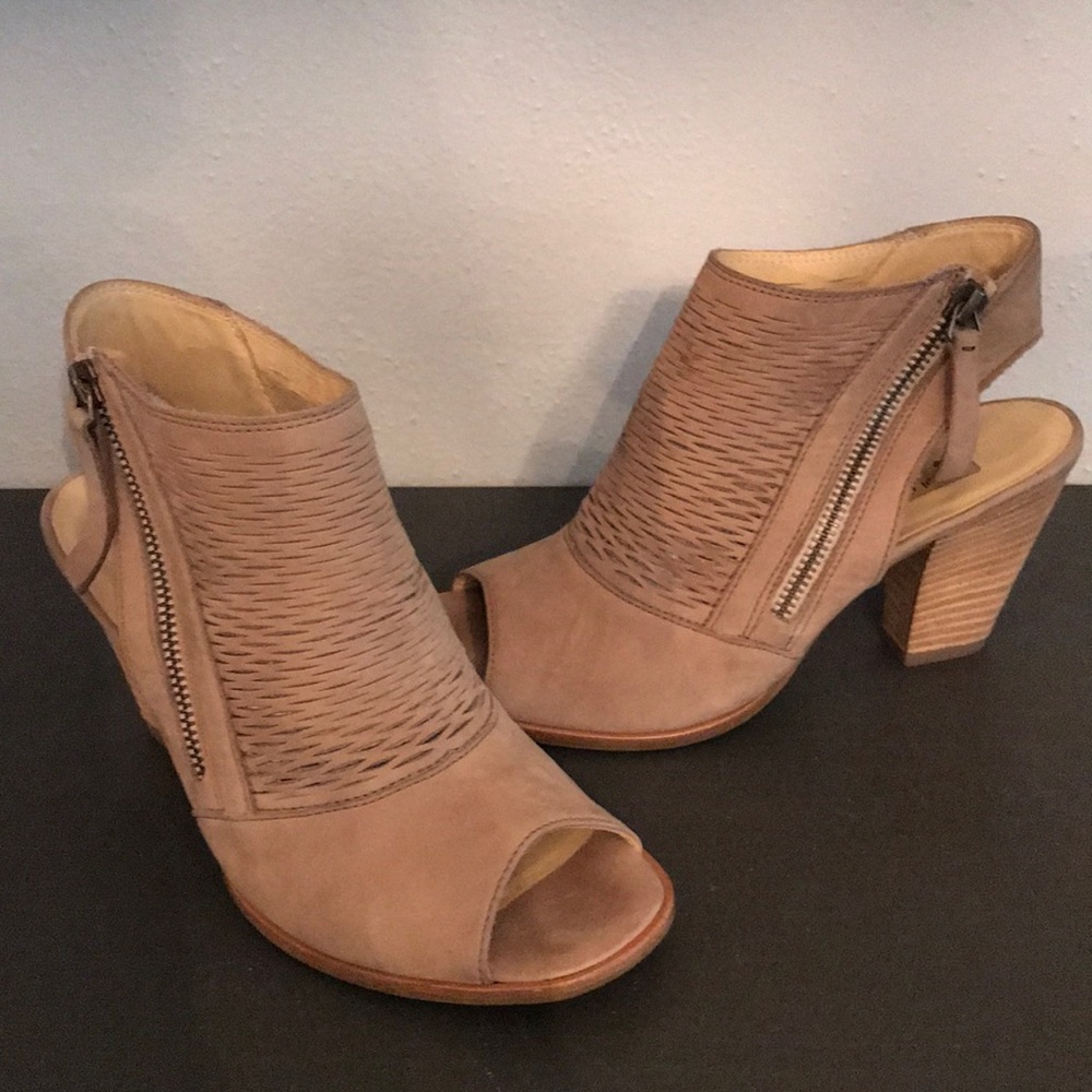 GOOD COND PAUL GREEN WILLOW TAN PEEP TOE US SZ 6